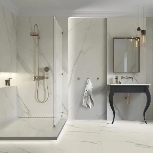CALACATA WHITE 60X120 <strong>Ανακαλύψτε την Πολυτέλεια με τα Λευκά Μαρμάρινα Πλακάκια μας!</strong> Ενισχύστε τον χώρο σας με το λευκό ΠΛΑΚΑΚΙ ΓΡΑΝΙΤΗΣ MAGNA CALACATTA WHITE MARBLE 60x120cm από glazed πορσελάνη, διαστάσεων 60×120 εκ. Αυτά τα πλακάκια διαθέτουν επιφάνεια Full Lappato, προσφέροντας μια κομψή και μοντέρνα αίσθηση σε κάθε δωμάτιο.