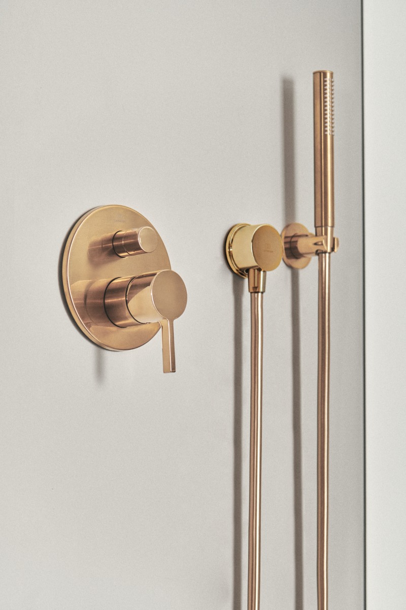 ΠΑΡΟΧΗ ΥΔΡΟΛΗΨΙΑΣ IDEALRAIN ΣΤΡΟΓΓΥΛΗ BRUSHED GOLD PVD IDEAL 3 ΠΑΡΟΧΗ ΥΔΡΟΛΗΨΙΑΣ IDEALRAIN ΣΤΡΟΓΓΥΛΗ BRUSHED GOLD PVD IDEAL